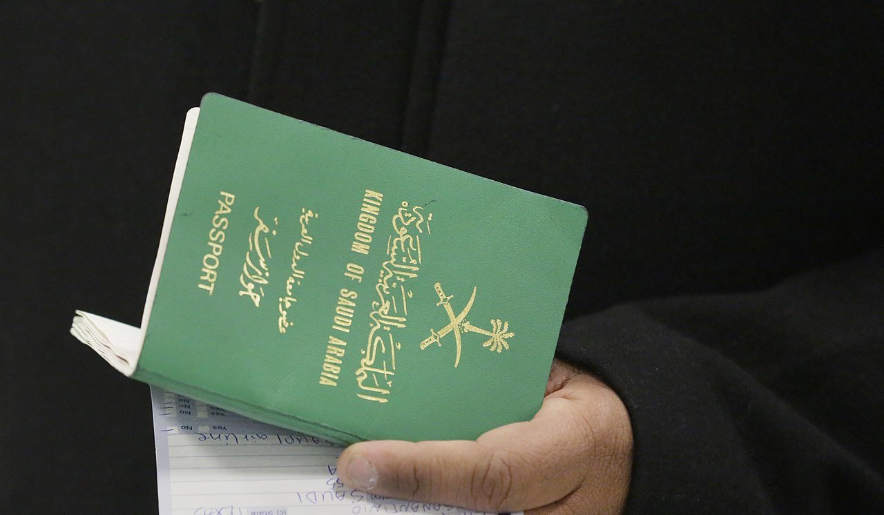 طريقة إصدار تصريح سفر خارج السعودية والفئات المسموح لها