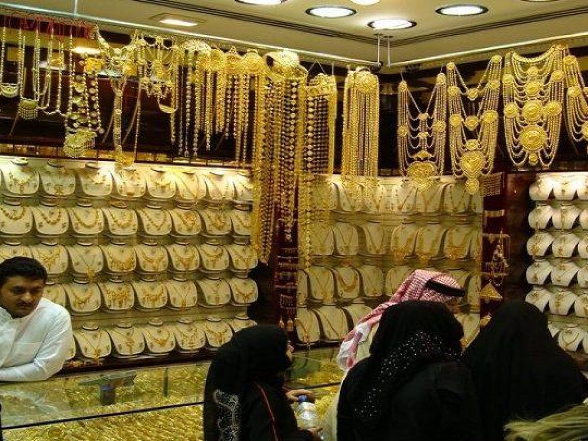 أسعار الذهب في السعودية تواصل تراجعها مع هبوط الأوقية