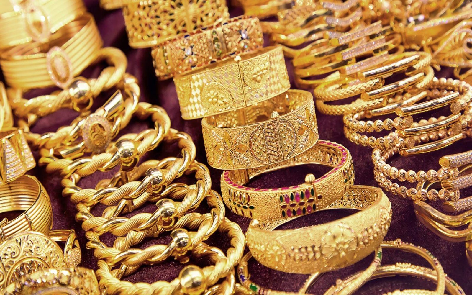 أسعار الذهب في السعودية ترتفع مع ترقب حالة ترامب الصحية