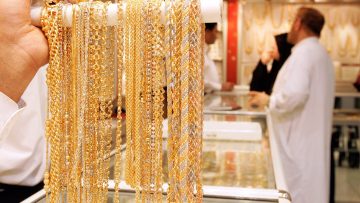 أسعار الذهب في السعودية تستقر رغم زيادة مكاسب الأوقية عالميا