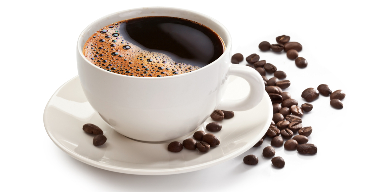 هل شرب القهوة يوسع شرايين القلب؟ استشاري يجيب