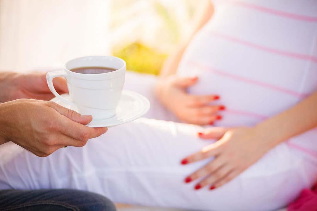 تأثير الشاي والقهوة على المرأة الحامل