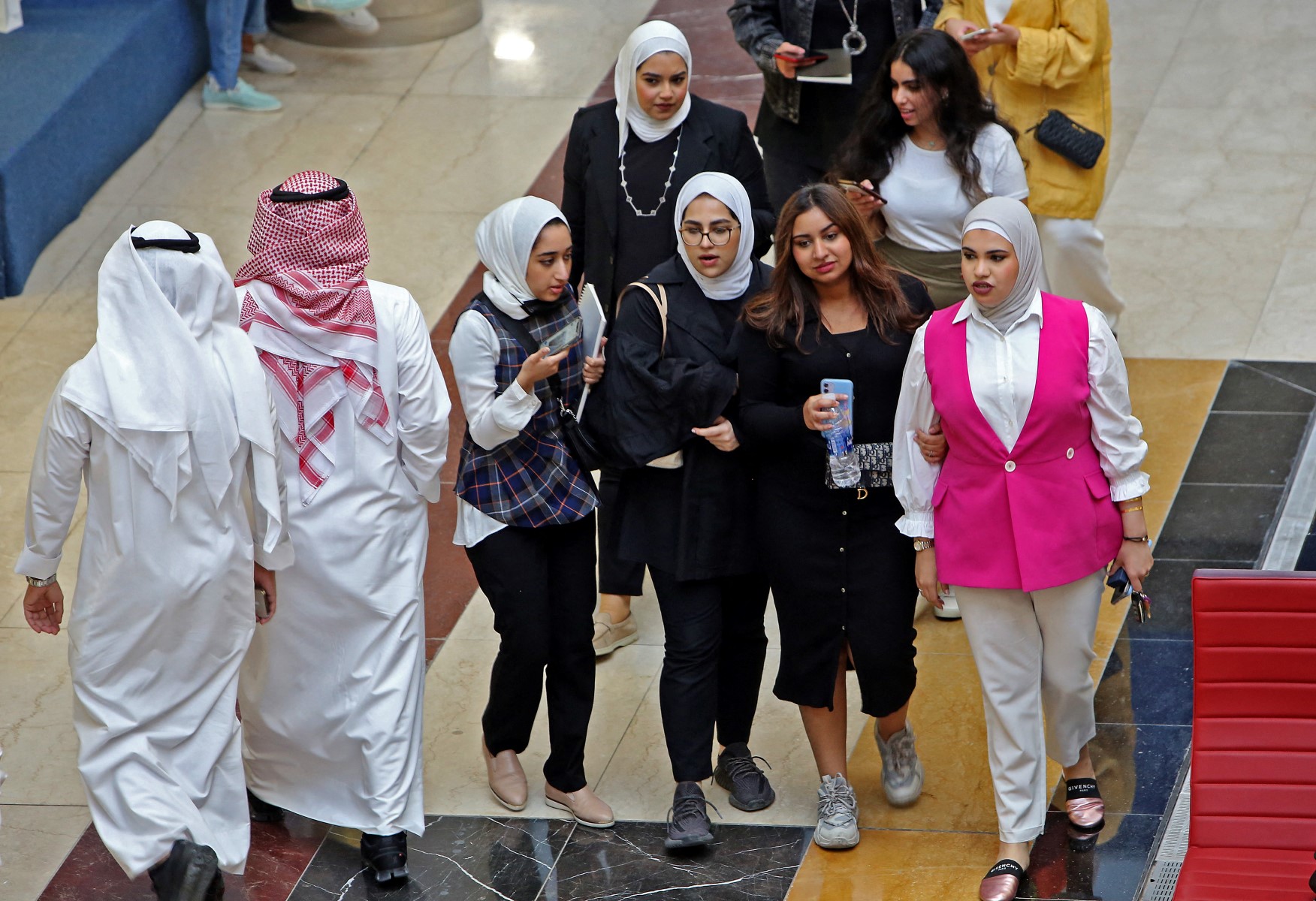 جامعة الكويت تقرر منع الاختلاط بين الجنسين