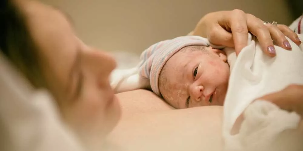 كم المدة الآمنة للحمل بعد الولادة القيصرية؟
