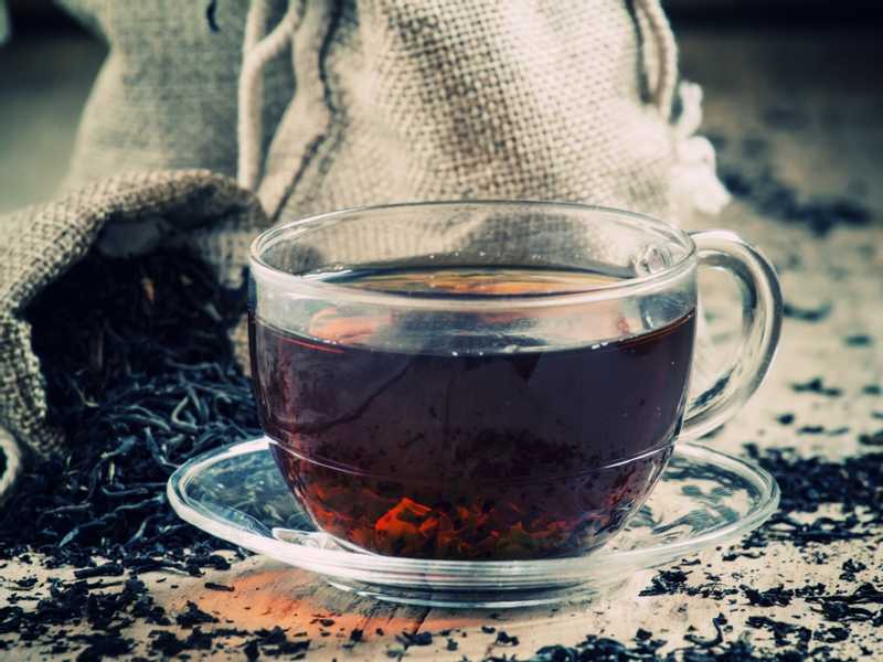 هل الشاي المر يؤذي الأمعاء والكبد؟